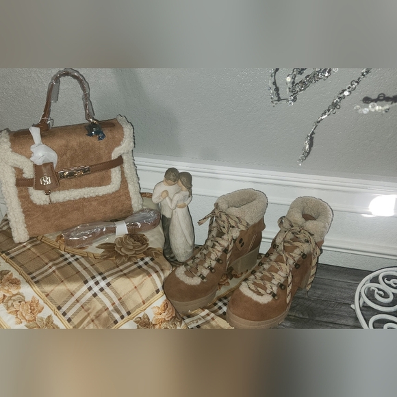 Badgley Mischka handbag/crossbody - Picture 2 of 4